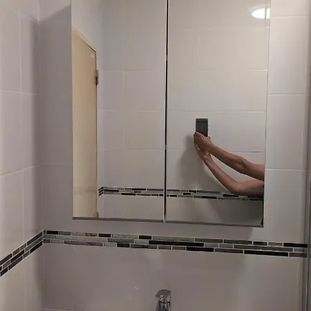 Climatise Avec Coin Nuit 150m De La Apartament