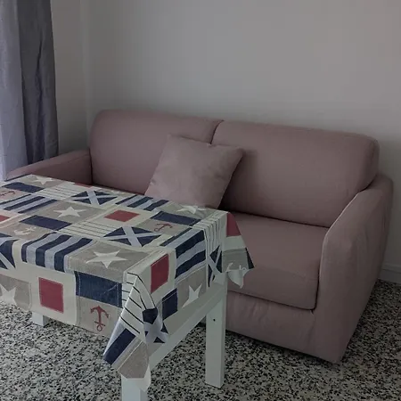 Climatise Avec Coin Nuit 150m De La Appartement Le Lavandou