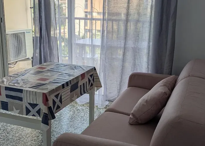 Appartement Climatise Avec Coin Nuit 150m De La *