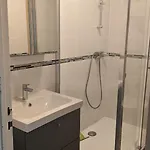 Climatise Avec Coin Nuit 150m De La Apartment